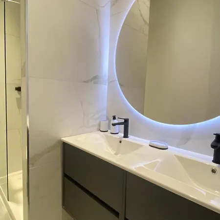 Duplex De Charme Au Coeur Du Triangle Dor *