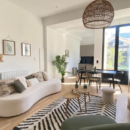 Duplex De Charme Au Coeur Du Triangle Dor *