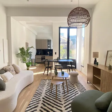 Duplex De Charme Au Coeur Du Triangle Dor