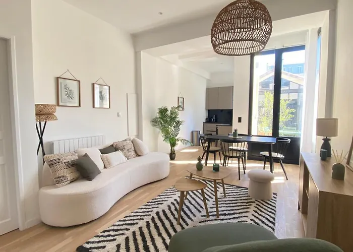 Duplex De Charme Au Coeur Du Triangle Dor *